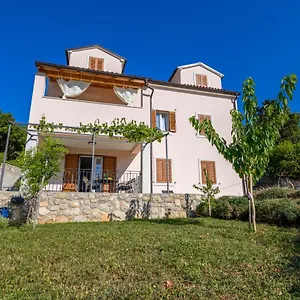 https://apartments-horvat.primorje-gorskikotar.com